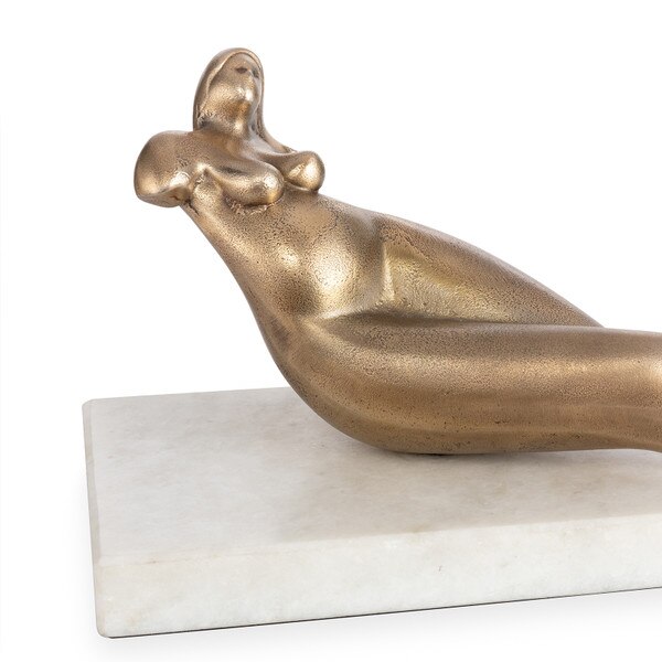 Rhea Sculpture Macro 2